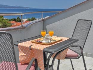 Apartments Villa Juric - Studio Apartment Hotel in Baška Voda