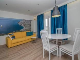 Apartments Antonio - Comfort One-Bedroom Apartment with Balcony and Sea View - 4 Hotel in Tučepi