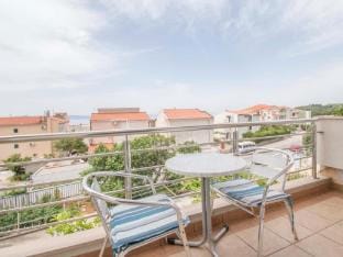 Apartments Antonio - Comfort One-Bedroom Apartment with Balcony and Sea View - 4 Hotel in Tučepi