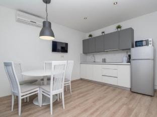 Apartments Antonio - Comfort One-Bedroom Apartment with Balcony and Sea View - 4 Hotel in Tučepi