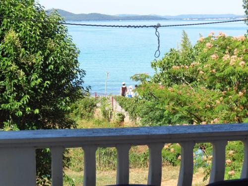 Apartments Melita - Superior Two Bedroom Apartment with Balcony and Sea View A4 Hotel in Zadar