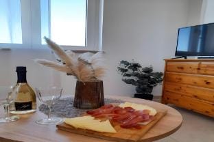 Apartment Sunflower -  Two bedroom apartment with Terrace and Sea View Hotel in Split-Dalmatia County