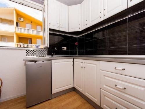 Villa Stil - One Bedroom Apartment with Balcony and Sea View 104 Luxsor Hotel in Okrug Gornji