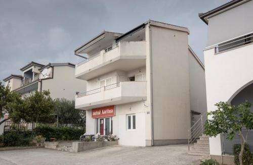 Apartment Villa Andelka with Swimming Pool Hotel in Šibenik-Knin County, Croatia