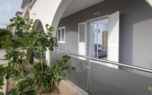 Apartment Villa Andelka with Swimming Pool Hotel in Šibenik-Knin County, Croatia