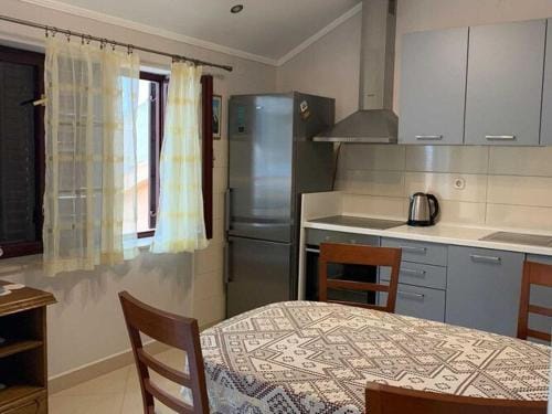 Apartments Nives - Three Bedroom Apartment with Terrace and Sea View Hotel in Dubrovnik-Neretva County