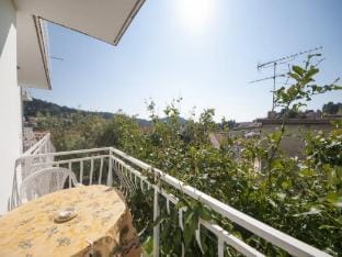 Berties Lodge - Comfort One Bedroom Apartment with Balcony and Sea ViewA3 Hotel in Dubrovnik-Neretva County