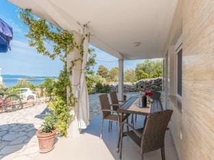 Apartments Lilly - Two Bedroom Apartment with Terrace and Sea View Hotel in Šibenik-Knin County, Croatia
