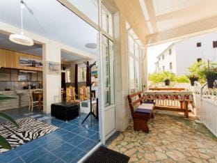 Villa Stil - Two Bedroom Apartment with Terrace and Sea View Premium Hotel in Okrug Gornji