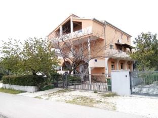 Apartments Vanja Skara Biograd - Studio Apartment with Terrace Hotel in Biograd na Moru