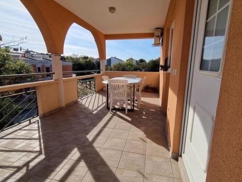 Apartments Vanja Skara Biograd - Studio Apartment with Terrace Hotel in Biograd na Moru