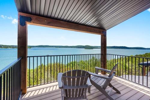 Amazing Views of Table Rock, Pvt Hot Tub, Theatre Room, Free Daily Tickets to Branson Attractions! Lodge in Ridgedale
