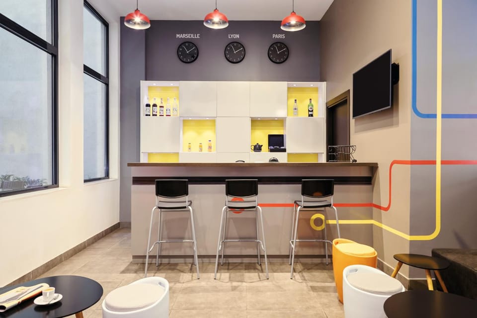 Bar/lounge