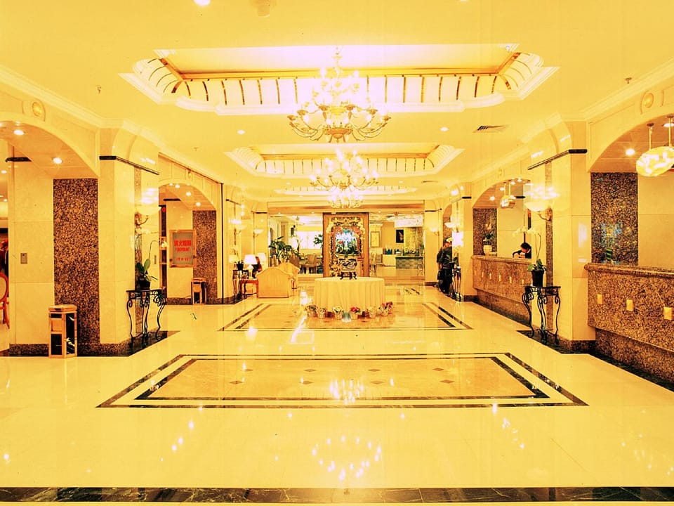 Kunming Green Land Hotel Hotel in China