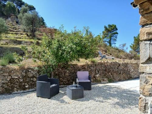 Villa dei sogni, with private pool ,roof terrace and spectacular views of Monaco ans liguria mountai Hotel in Liguria