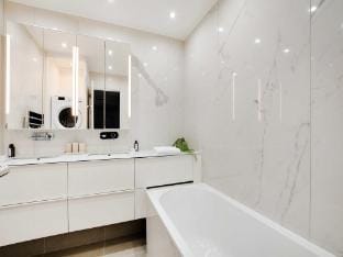 Elegant Apartment - ChAteau de Vincennes - 2BR6P Hotel in Paris