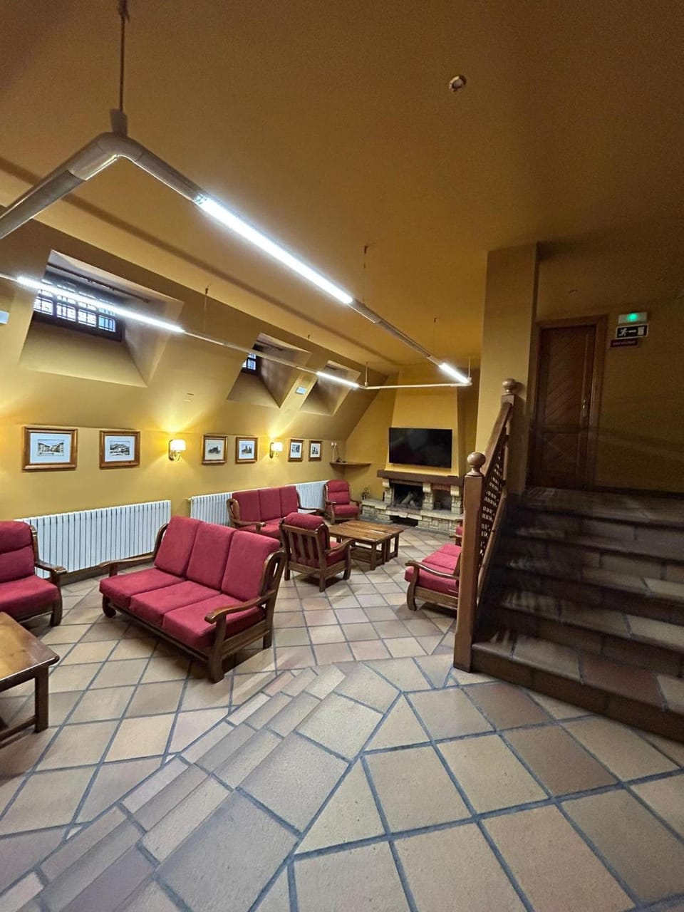 Shared lounge/TV area