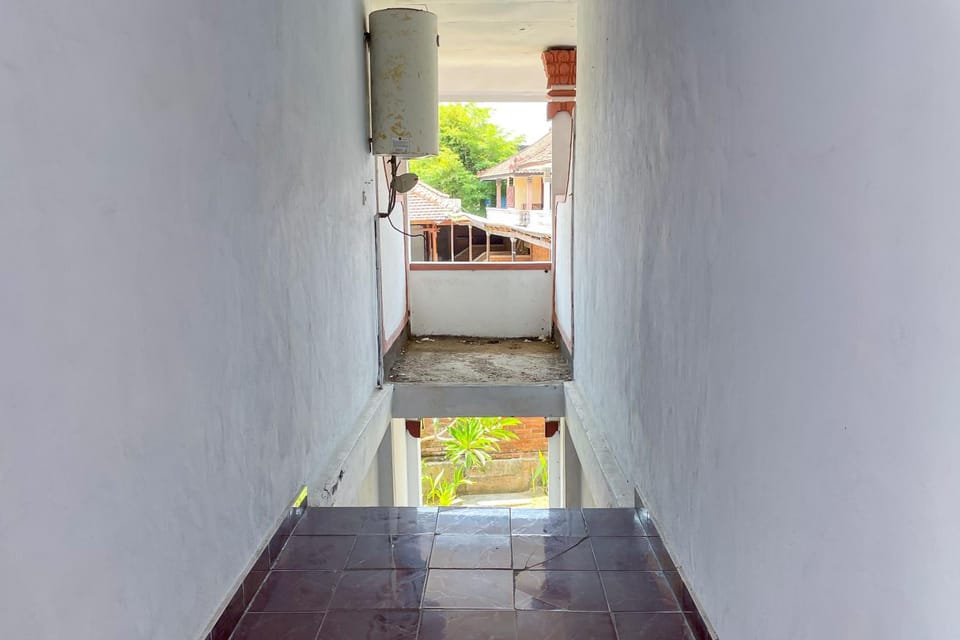 Guest House Surya Ayu Permai Buleleng Mitra RedDoorz Hotel in Buleleng