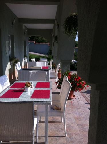 Sunny House Hotel in Skopje