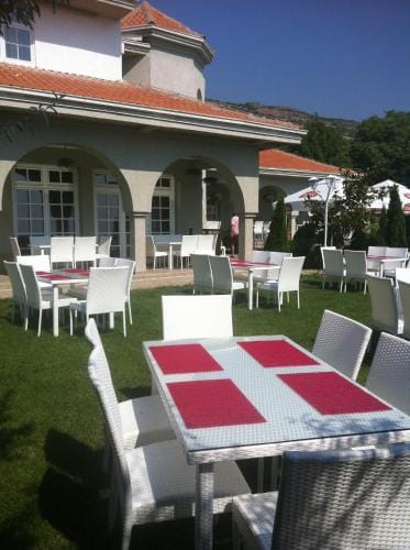 Sunny House Hotel in Skopje
