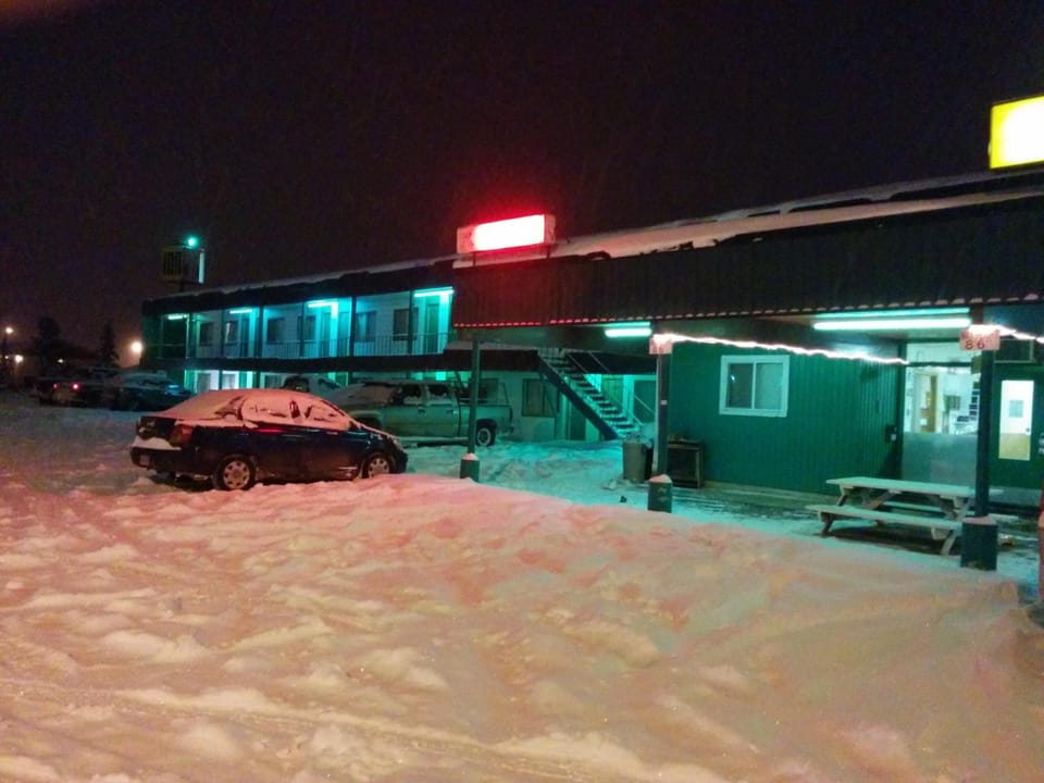 Shamrock Motel Motel in Alberta