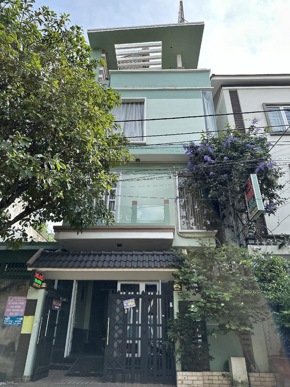 nhà nghỉ Hoa Quỳnh Hotel in Ho Chi Minh City
