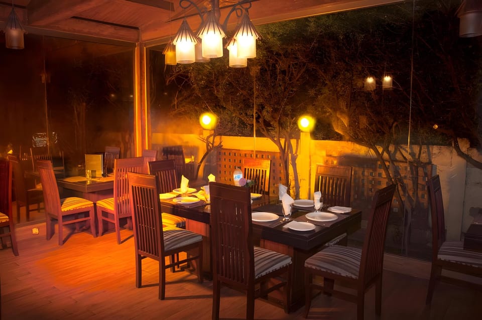 Royal Elegance Hotel  Hotel in Lahore