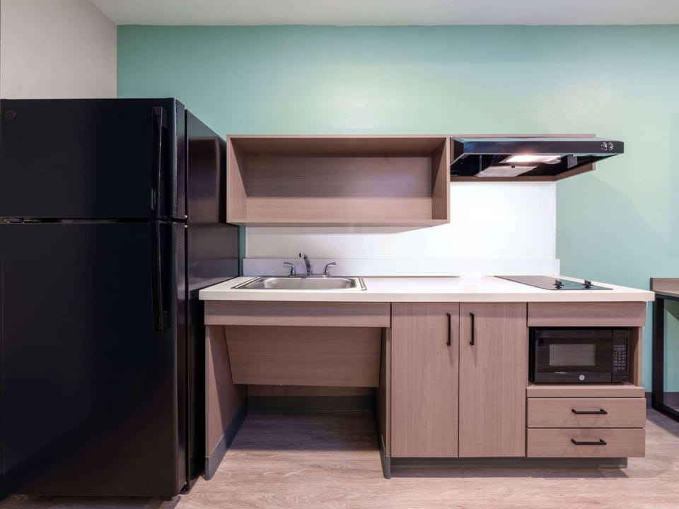 ECHO Suites Extended Stay by Wyndham Indianapolis AmeriPlex Hotel in Indianapolis