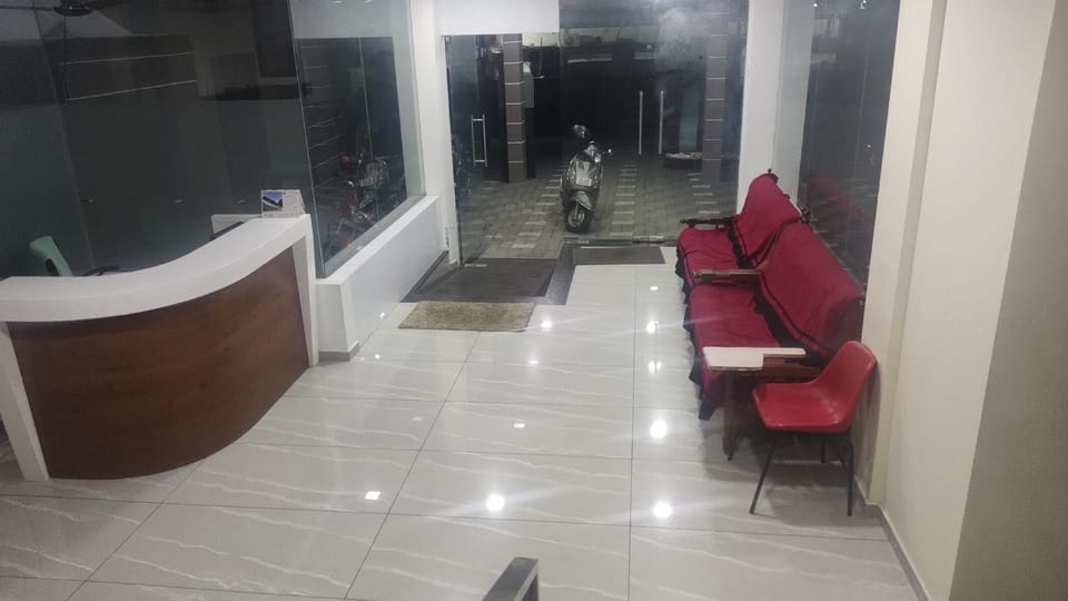 sauparnika malayalapuzha devi temple Hotel in Kerala