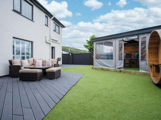 Castell Morlais - Luxurious 5 Bed - Pontsticill Hotel in Wales