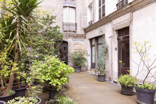 Elegance  Comfort with AC in the heart of 11th Hotel in Paris