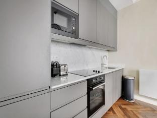 Charming apartment - 1BR4P - Place Victor Hugo Hotel in Paris