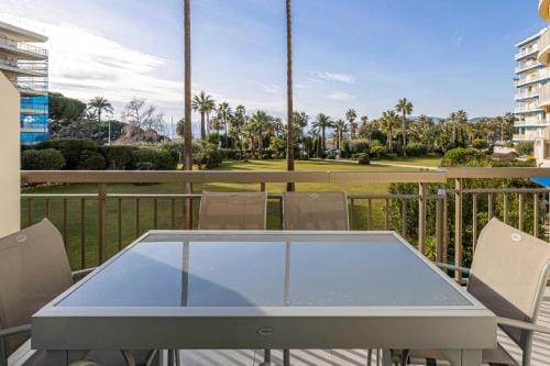 Splendid apartment, Sea view, Parking - Croisette Hotel in Cannes