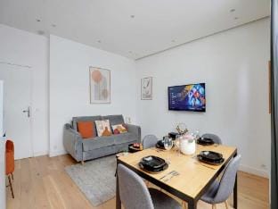 Apartment in Bastille with 1 room Hotel in Paris