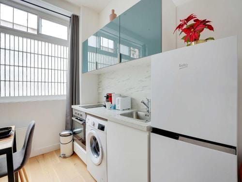 Apartment in Bastille with 1 room Hotel in Paris