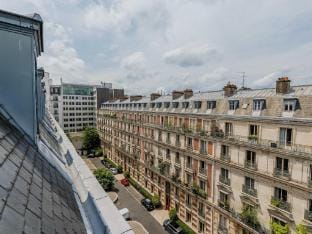 Cosy studio 2P - Champs-ElyseesArc de Triomphe Hotel in Paris