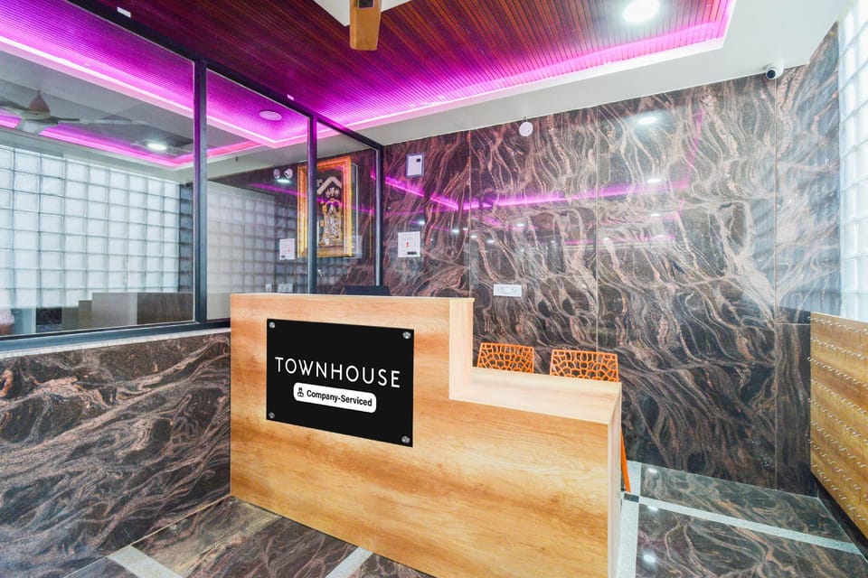 Super Townhouse Kokapet Formerly Aarian Tej Nilayam Hotel in Hyderabad