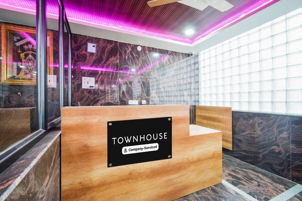 Super Townhouse Kokapet Formerly Aarian Tej Nilayam Hotel in Hyderabad