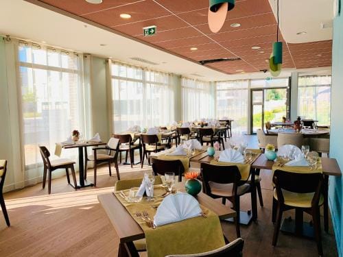 DOMITYS - Le Bouquet Hotel in Bourgogne-Franche-Comté
