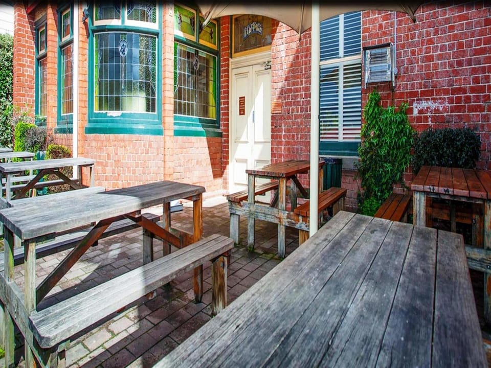 Holgate Brewhouse Hotel in Woodend