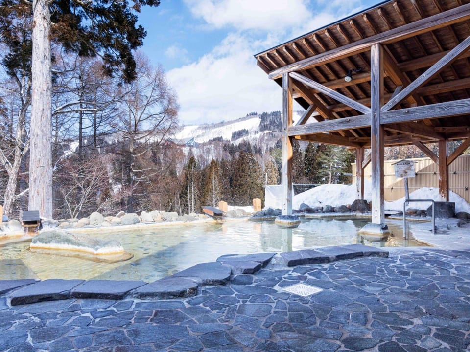 Open air bath