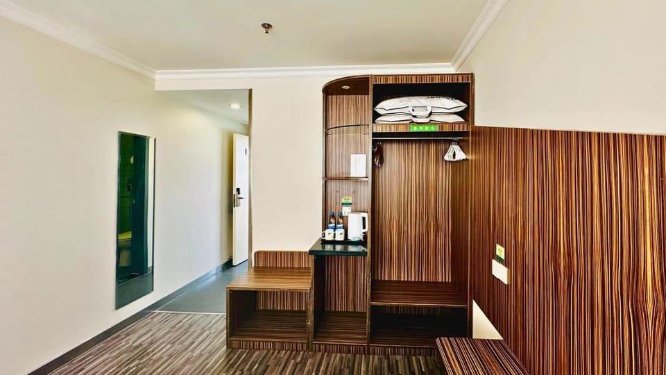 Shanghai Zhongan Hotel Xizang North Road Subway Station Branch Hotel in Shanghai