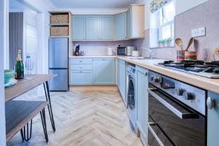 Kilmore House - 2 Bedroom Apartment - Tenby Hotel in Wales