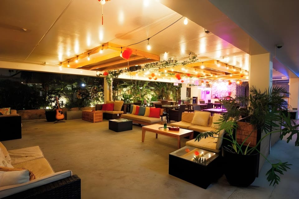 Waikiki Beachside Hostel Hotel in Honolulu