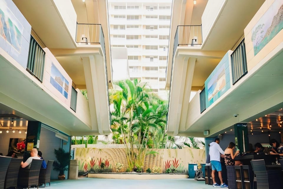 Waikiki Beachside Hostel Hotel in Honolulu