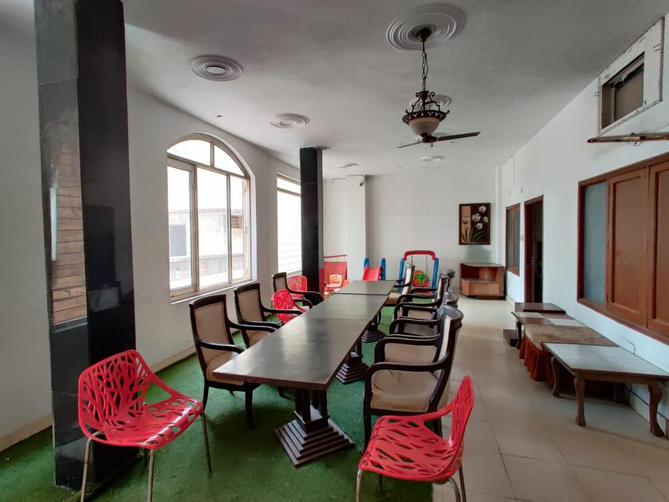 Hotel Queensland Hotel in Punjab, India