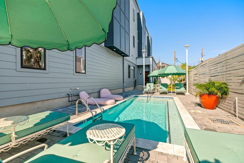 The Revelry Apartment hotel in Warehouse District