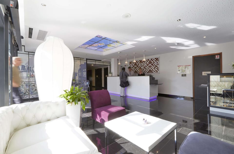 Kyriad Saint Quentin En Yvelines - Montigny Hotel in Montigny-le-Bretonneux