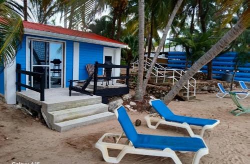 Dove Escapes - beach front One bdrm Cabana Hotel in Stann Creek District