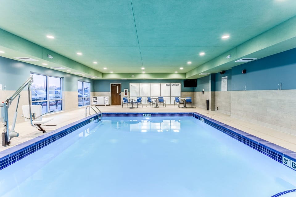 Holiday Inn Express And Suites Springfield North By IHG Hotel in Springfield